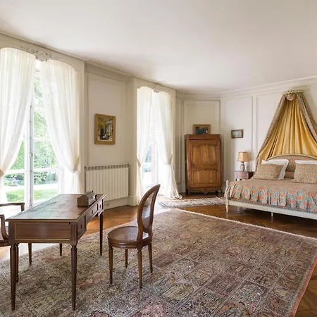 Chateau Sleeps 24 Pool Wifi *