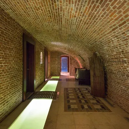 Chateau Sleeps 24 Pool Wifi Nyaraló *
